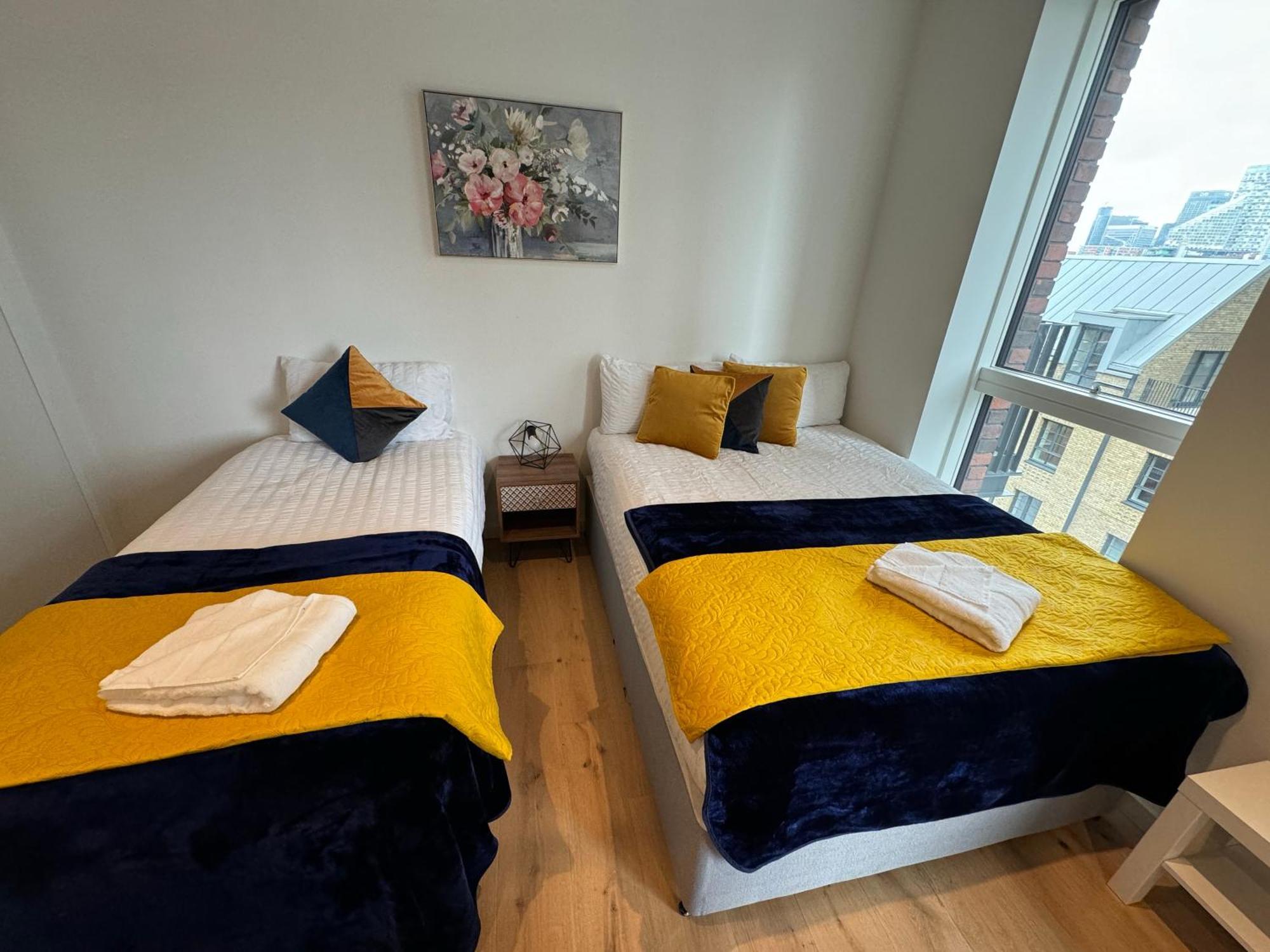 London Luxury Flat With Balcony, River View, O2 Arena, Excel, Canary Wharf, Station Apartamento Exterior foto